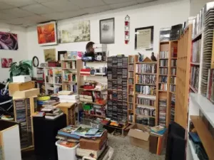 Bernadetas Trödel Halle in Kleve Bedburg Hau - Elektro Geräte Spiele Hifi und Mehr